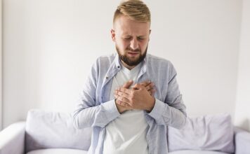 Jakie są objawy uszkodzonego czujnika położenia wałka rozrządu?