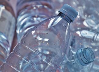 Gdzie wyrzucać plastikowe pojemniki po mięsie? Gdzie wyrzucać plastikowe pojemniki po mięsie?